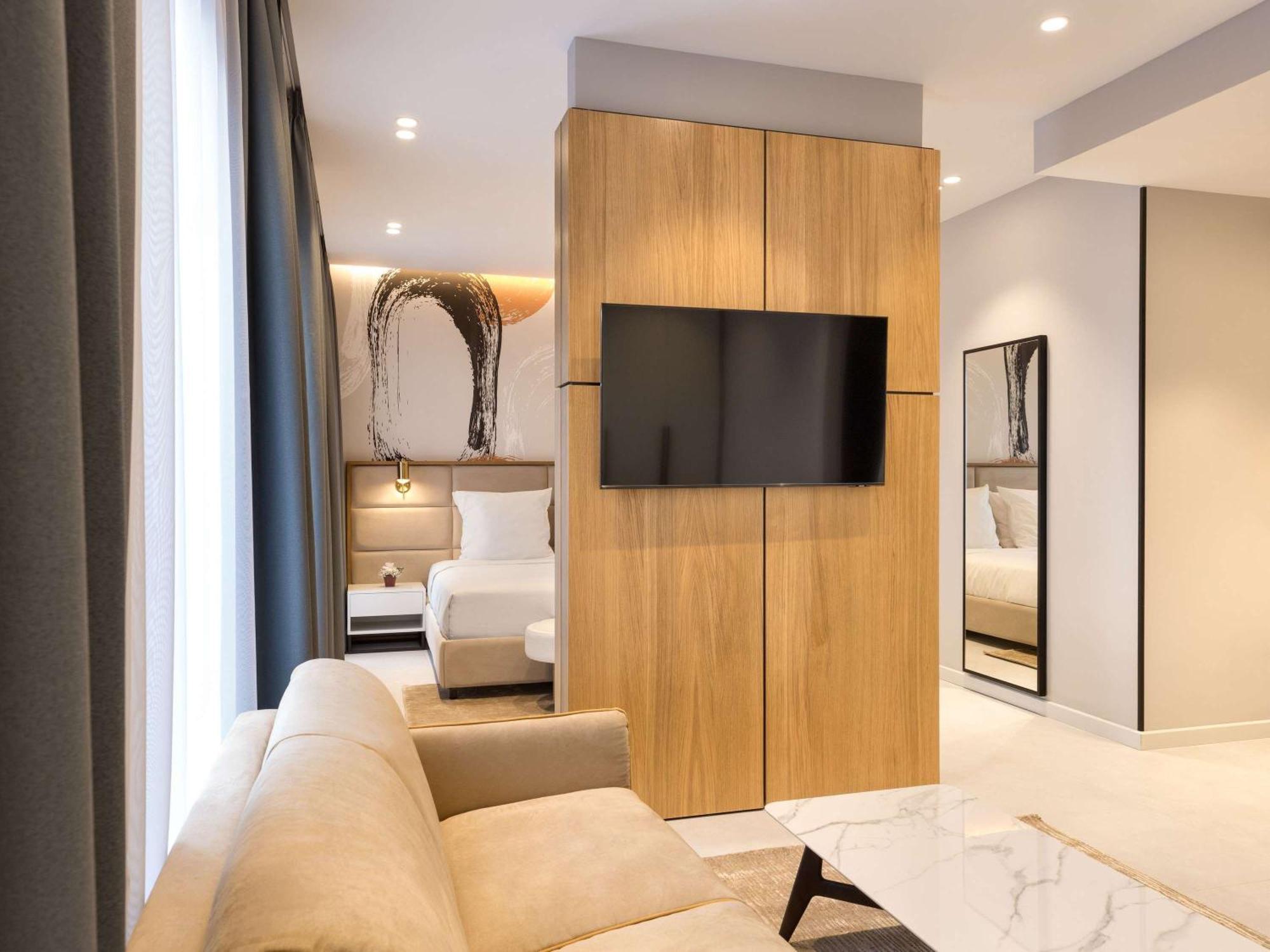 Mercure Tirana Exteriör bild