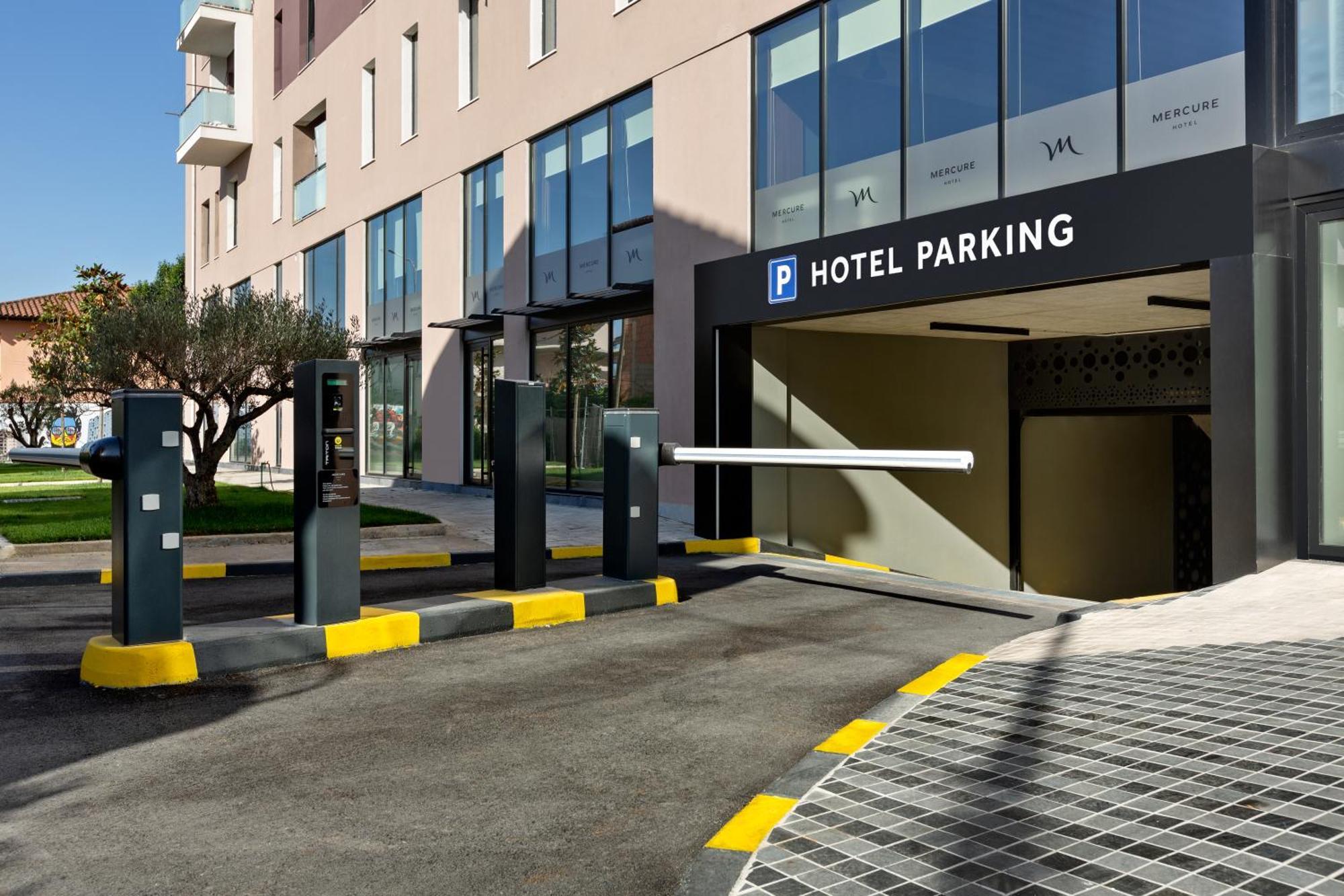 Mercure Tirana Exteriör bild
