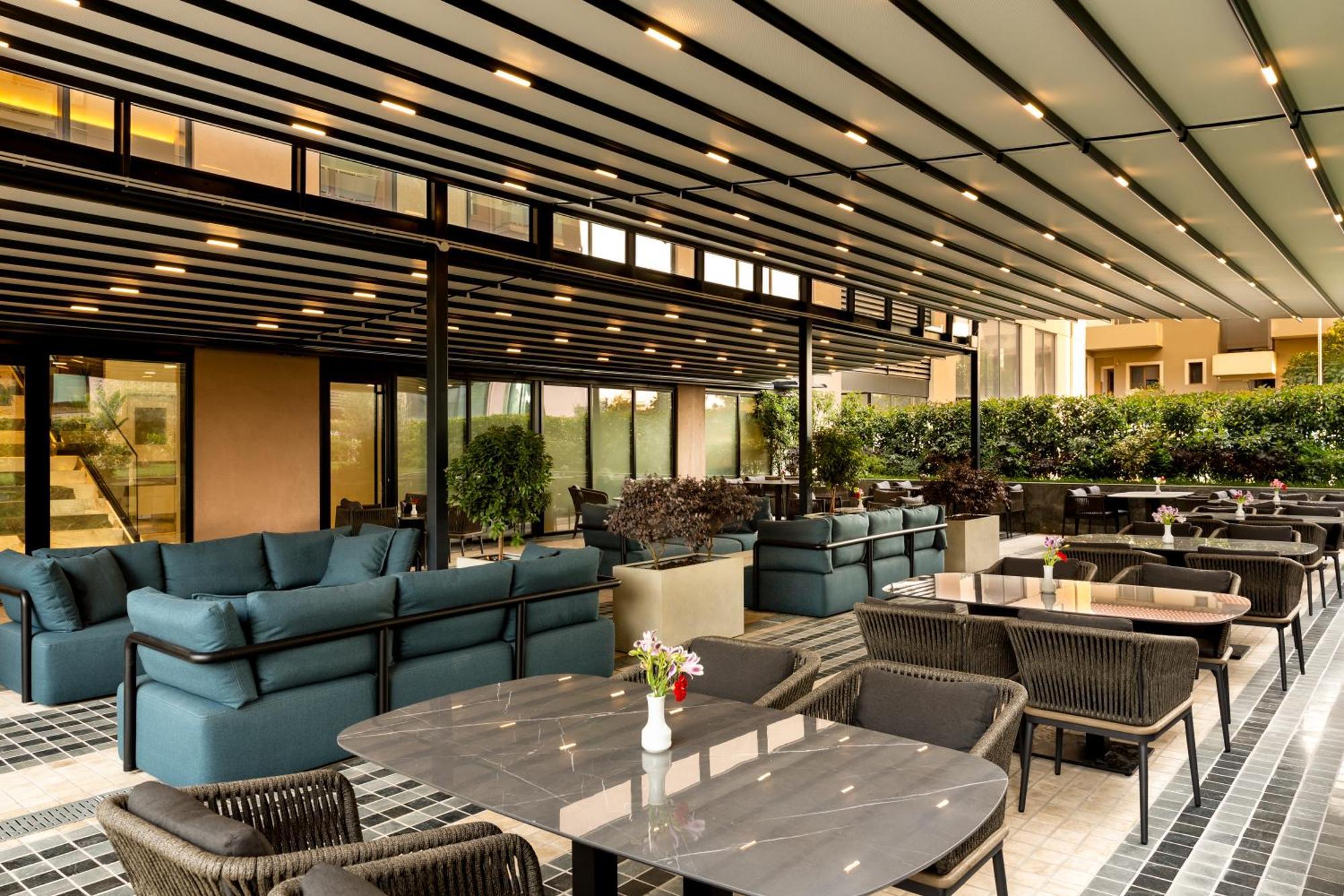 Mercure Tirana Exteriör bild